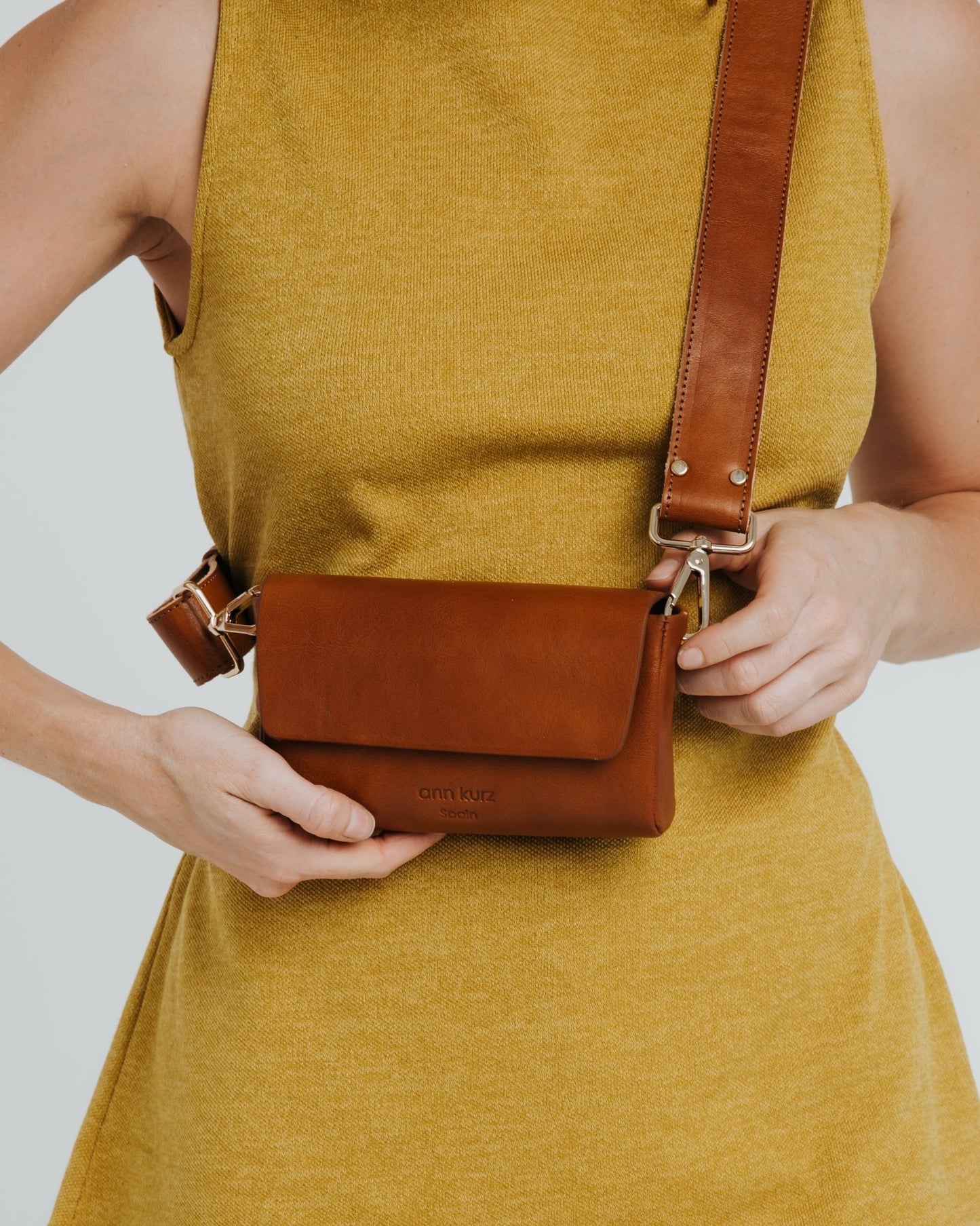 Pack Mini Shape Shoulder Bag - Vegetable Tanned Brown - ann kurz