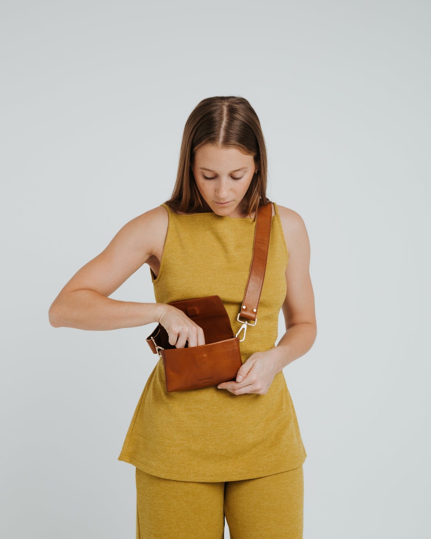 Pack Mini Shape Shoulder Bag - Vegetable Tanned Brown - ann kurz