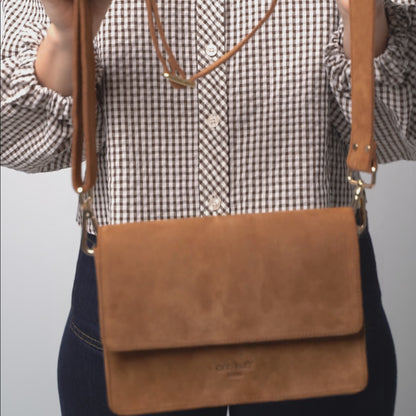 The Perfect Square Crossbody Bag - Wildleder Braun